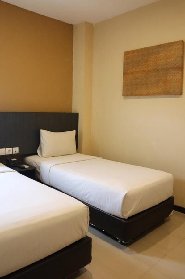Crew Express Hotel Lubukpakam Eksteriør bilde