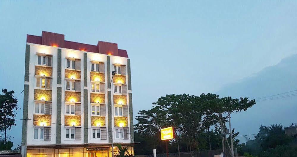 Crew Express Hotel Lubukpakam Eksteriør bilde
